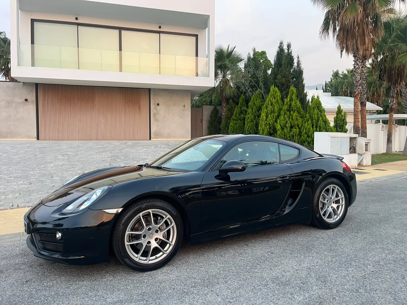 Porsche Cayman 2.7